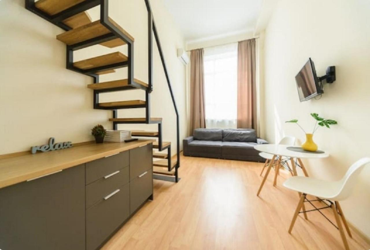 Apartamento Loft Smart House Kiev Exterior foto