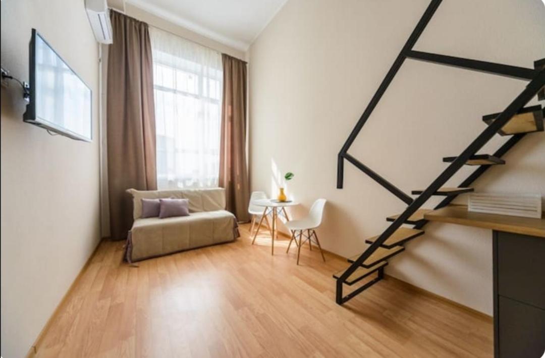 Apartamento Loft Smart House Kiev Exterior foto