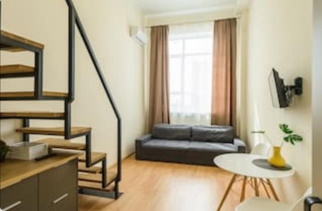 Apartamento Loft Smart House Kiev Exterior foto