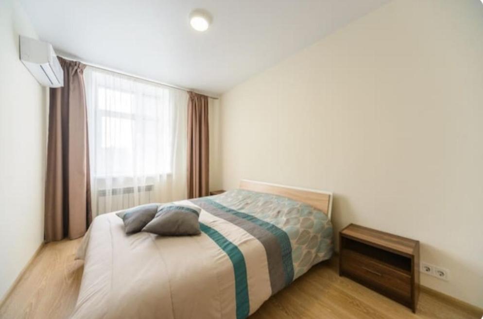 Apartamento Loft Smart House Kiev Exterior foto